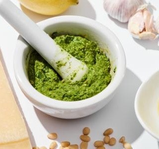 Česnekové pesto